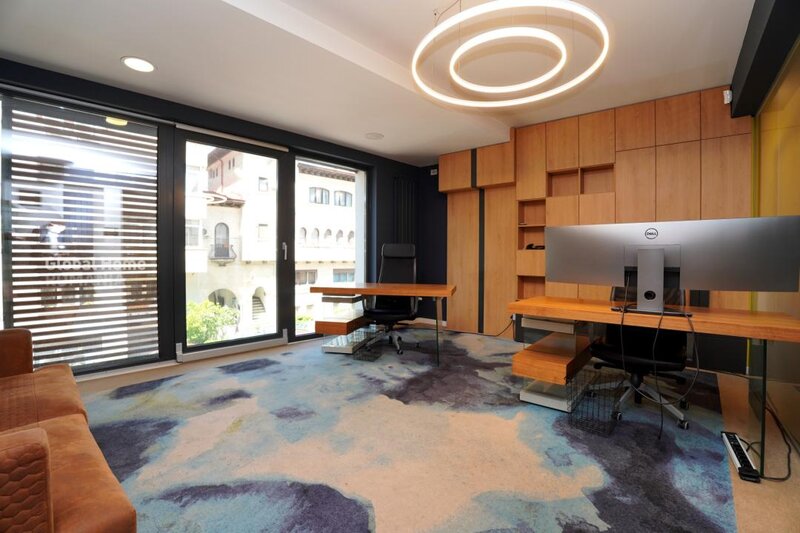 Kiseleff, Piata Victoriei, cladire boutique, office/ sediu.